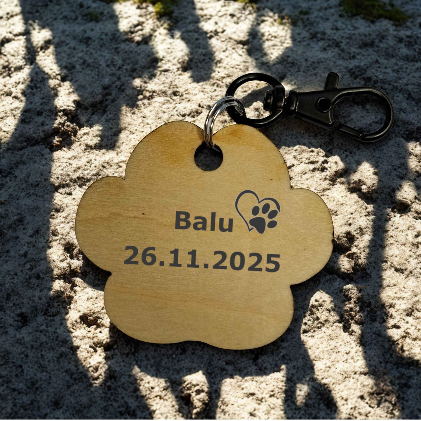 Personalisierter Pfoten-Anhänger aus Holz
