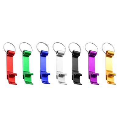 Das Bild zeigt eine Auswahl bunter Schlüsselanhänger mit integriertem Flaschenöffner aus Aluminium. Jeder Öffner hat eine glänzende Oberfläche und ist in unterschiedlichen Farben von Rot bis Gold erhältlich. Dank des Rings lassen sich die Anhänger einfach am Schlüsselbund befestigen. Perfekt geeignet als kleines Gadget für Outdoor-Aktivitäten oder Events.